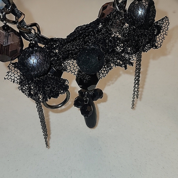 DESIGNER black chain choker - Picture 8 of 8